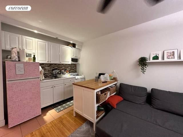 $2,795 | 117 West 58th Street, Unit 2H | Central Park South