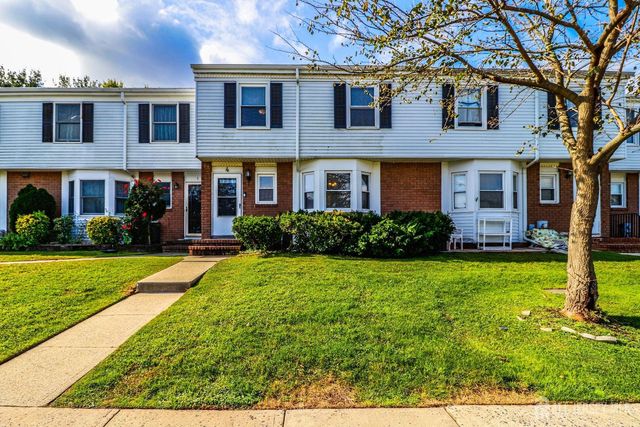 $459,000 | 4 Dogwood Court | Sayreville