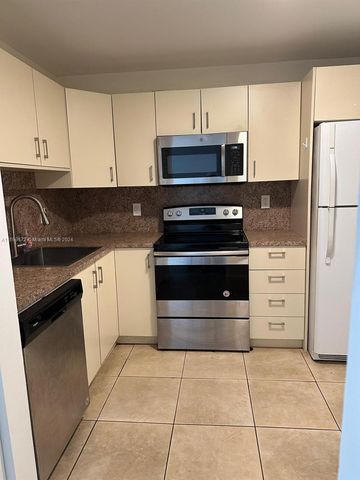 $2,400 | 1830 Dixianna Street, Unit 606 | Royal Poinciana