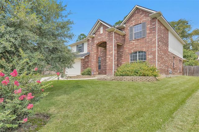 $435,000 | 1726 Summergate Drive | Conroe