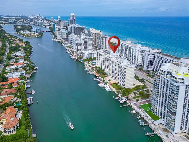 $2,590,000 | 5600 Collins Avenue, Unit PHE | Millionaire's Row