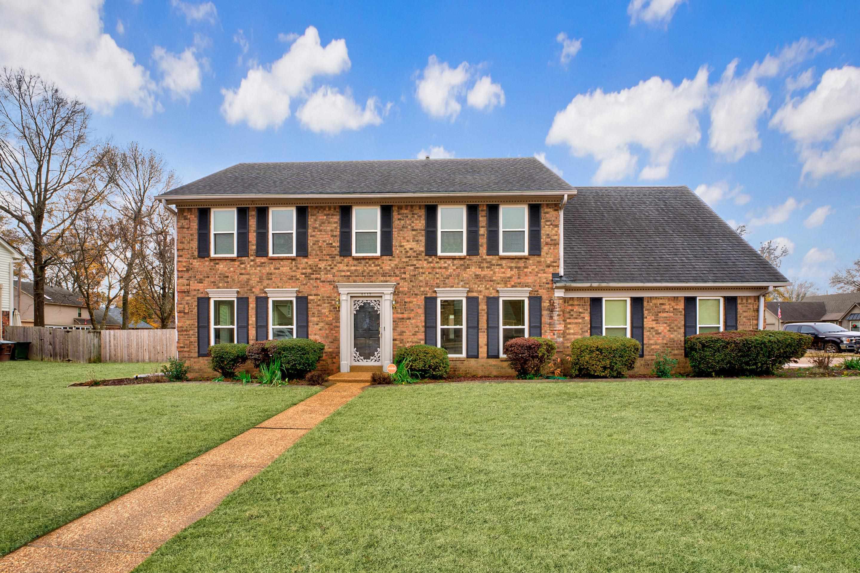 This 2-story Bartlett Beauty is just waiting for you to call it home!