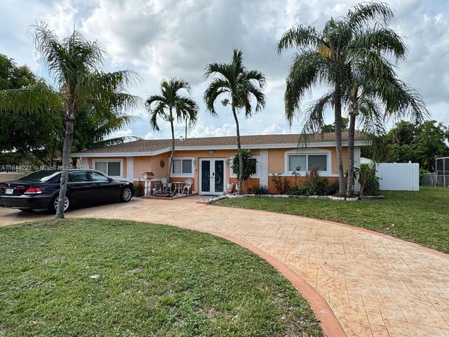 $575,000 | 7921 Panama Street | Miramar Tropical