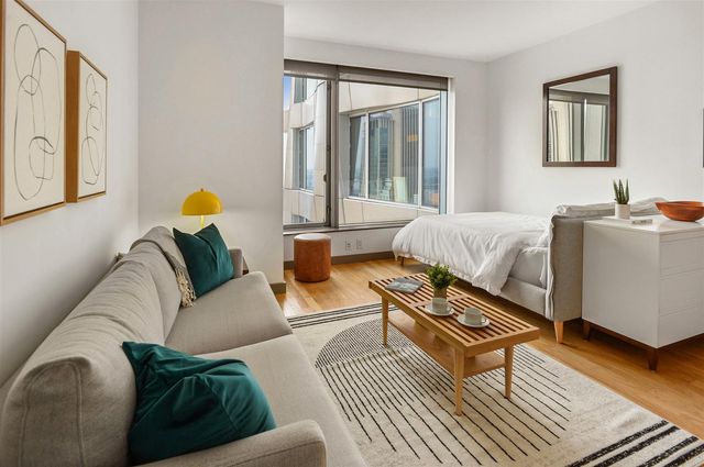 $4,254 | 8 Spruce Street, Unit 15V | Financial District