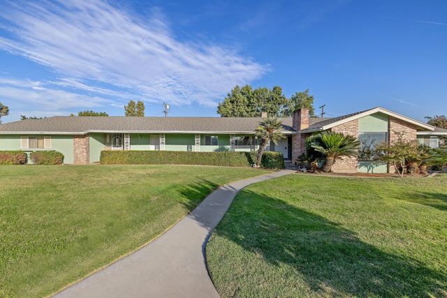 $529,950 | 860 North Villa Avenue | Dinuba