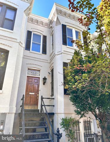 $1,195,000 | 434 6th Street Northeast | Capitol Hill