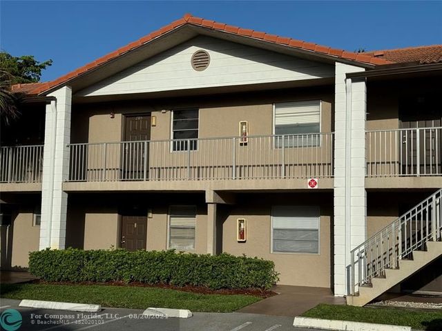 $175,000 | 8770 Royal Palm Boulevard, Unit 1032 | Palm Village Condominium