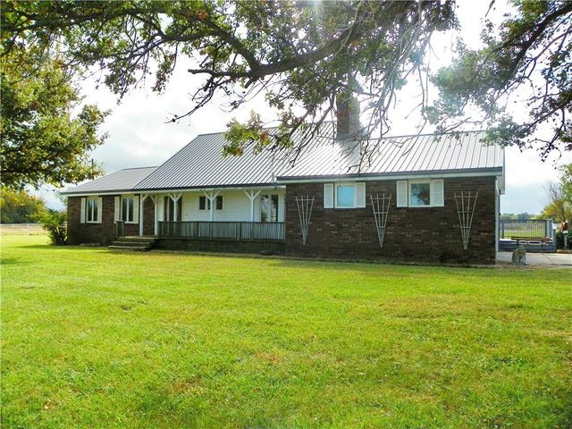 $445,000 | 6370 Northeast 400th Highway | Pleasant View Township - Cherokee County