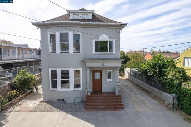 $1,100,000 | 2619 East 16th Street | Oak Tree