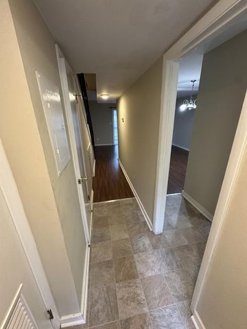 $1,195 | 7106 Longstreet Drive, Unit B | North Raleigh