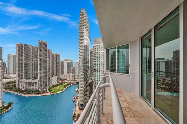 $800,000 | 325 South Biscayne Boulevard, Unit 3521 | Downtown Miami