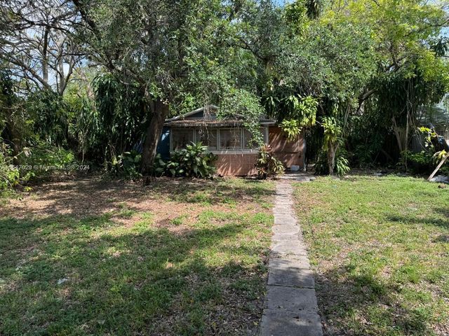 $900,000 | 35 Northeast 60th Street | Lemon City-Little Haiti