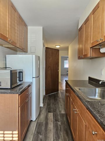 $2,300 | 26-15 25th Road | Astoria