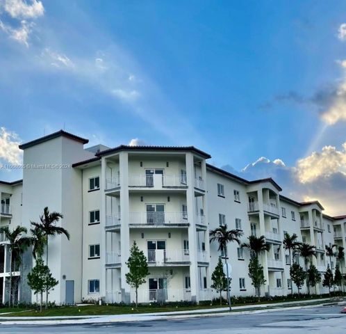 $2,300 | 10950 Northwest 82nd Street, Unit 303 | Islands of Doral