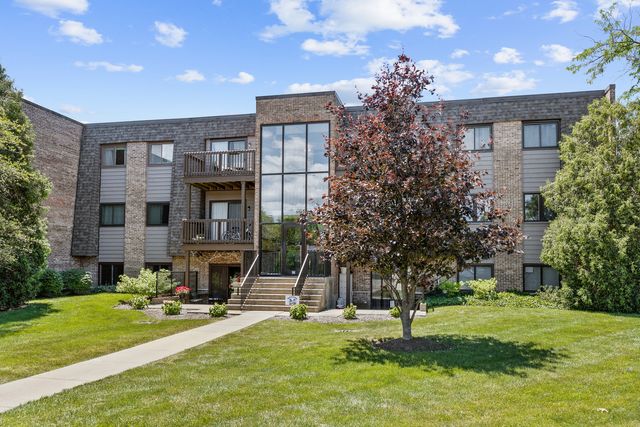 $1,800 | 1444 Stonebridge Circle, Unit H3 | Wheaton