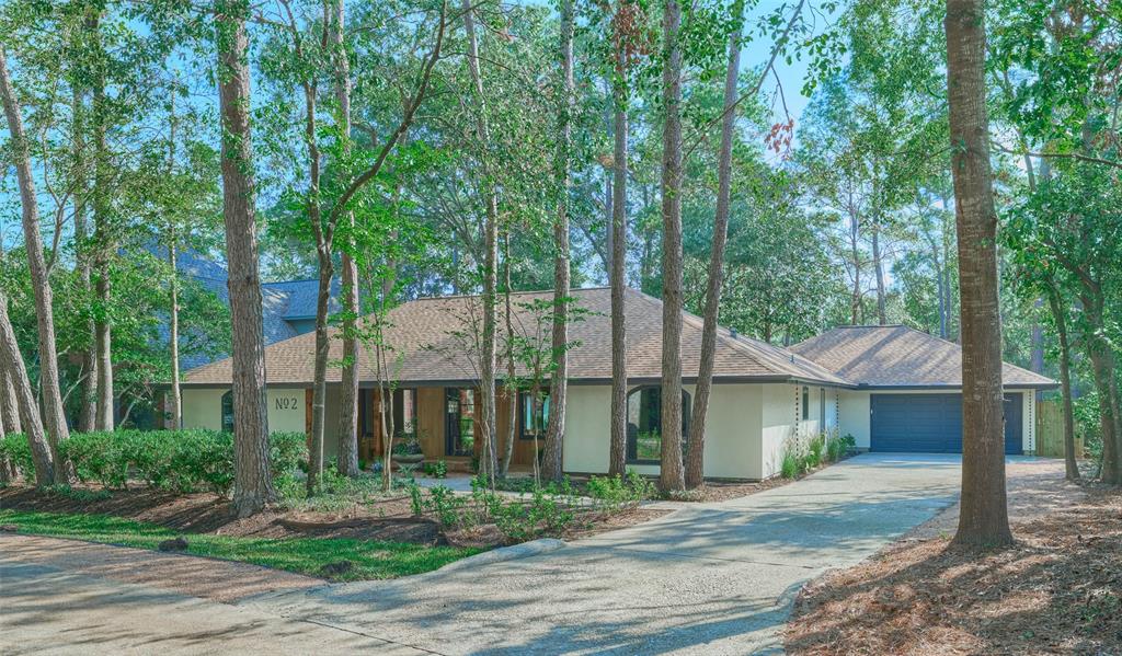 2 TANGLE BRUSH is The Woodlands property you've been waiting for.  4 Bedroom with bonus room; 2 full bath/2 half bath; Elegantly and tastefully remodelled throughout.  Ask for Features and Amenities sheet.