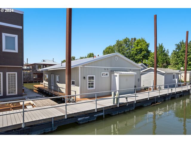 $489,500 | 1887 North Jantzen Avenue | Hayden Island