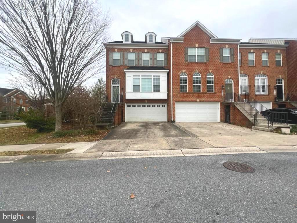 Brick Front Townhouse w/2 Car Garage