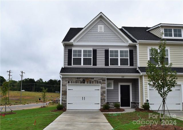 $1,695 | 8129 Sheffield Dr., Unit 128 | Lake Norman of Catawba