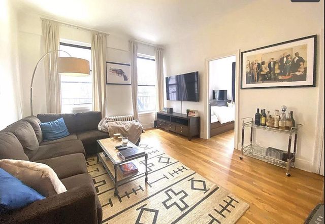 $3,525 | 201 Sullivan Street, Unit 4E | Greenwich Village