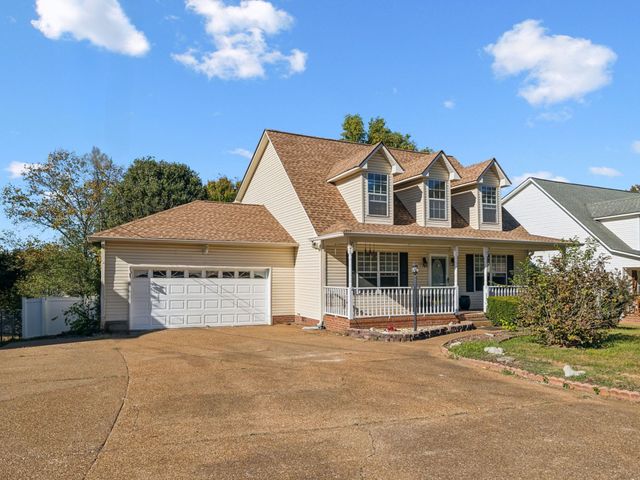 $399,900 | 413 Bradford Circle | Columbia