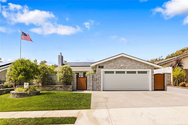 $1,779,000 | 607 Avenida Vaquero | Coast District