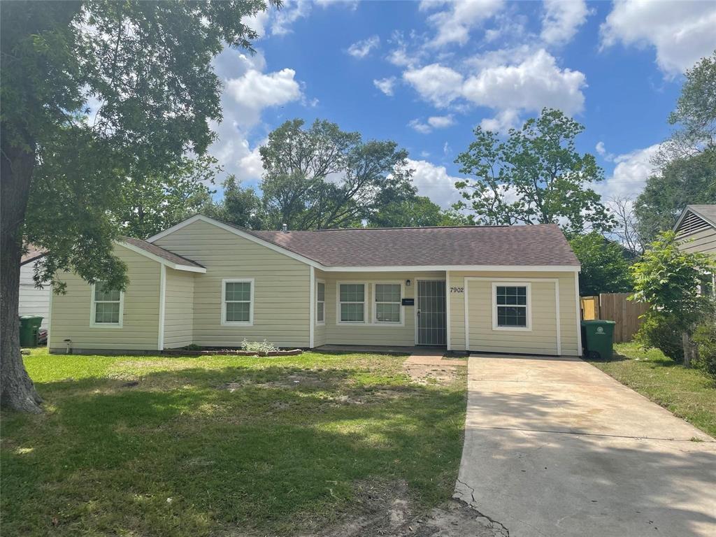 front view of house with a yard