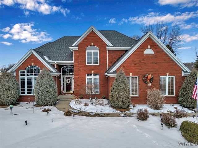 $724,999 | 52 Brynstone Court | Amherst