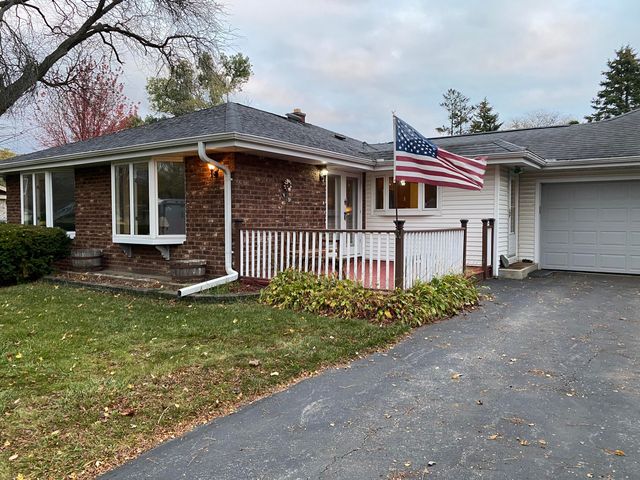 $459,000 | 2980 North Arbor Drive | Brookfield