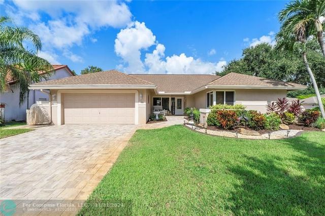 $725,000 | 5501 Southwest 88th Terrace | Cooper City