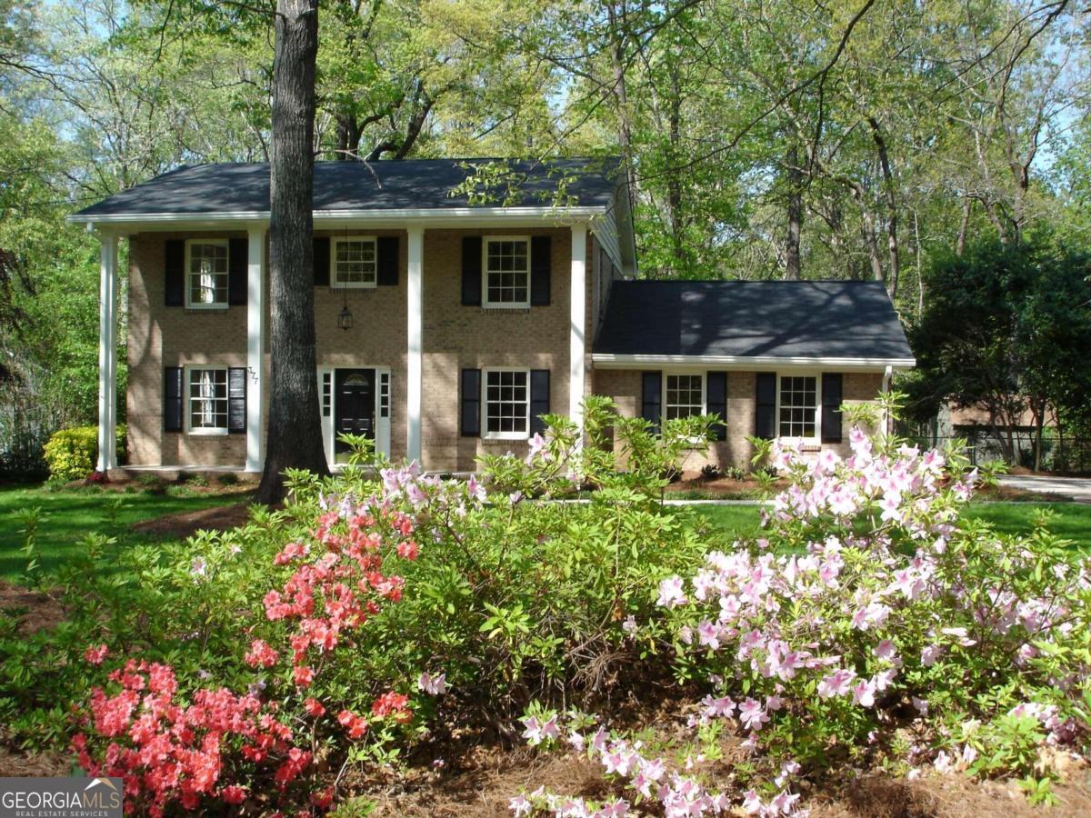 front view of house with a yard