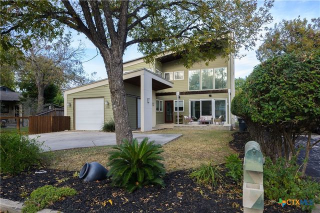 $889,000 | 950 Mulberry Avenue | New Braunfels