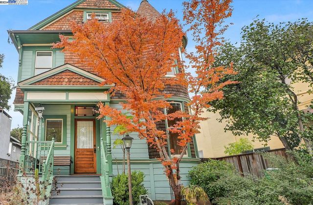 $1,588,000 | 883 Cedar Street | Alameda Bronze Coast