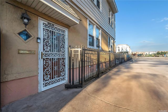 $848,888 | 103-41 51st Avenue | South Corona