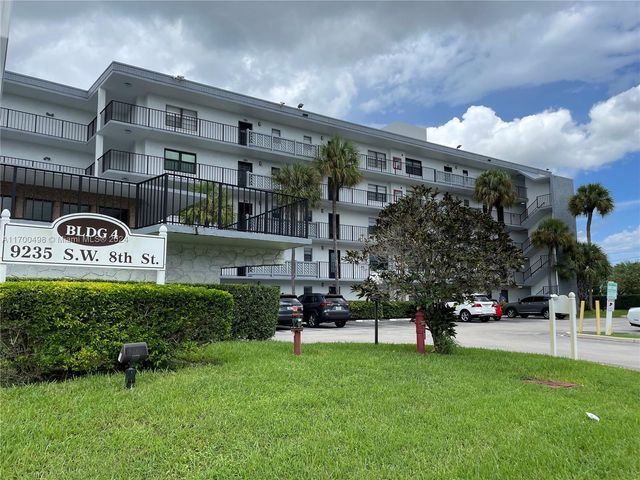 $2,150 | 9235 Southwest 8th Street, Unit 406 | Sandalfoot Cove