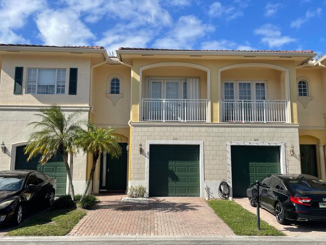 $349,999 | 125 Bella Vita Drive, Unit 125 | Royal Palm Beach