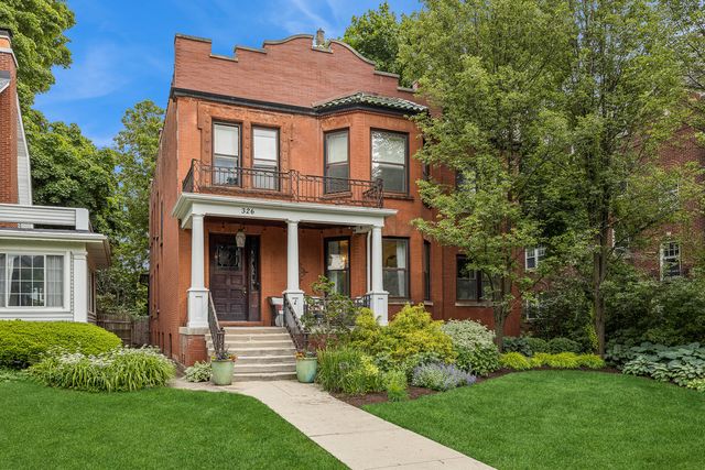 $1,090,000 | 326 Wesley Avenue | Oak Park