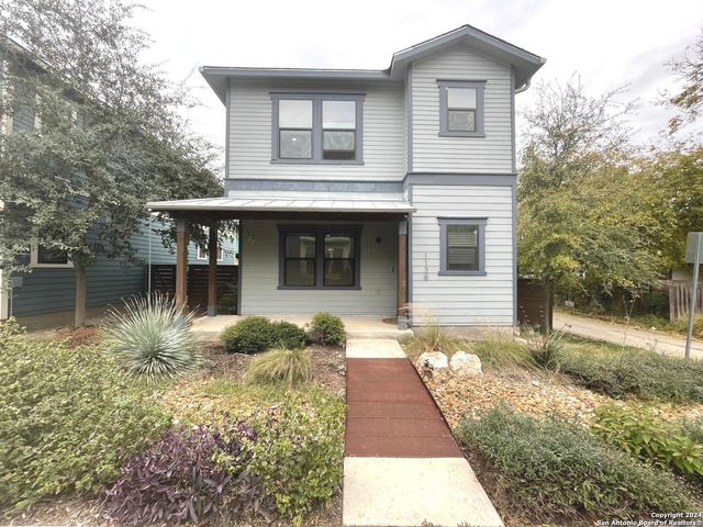 $1,800 | 1138 North Olive Street | Dignowity Hill