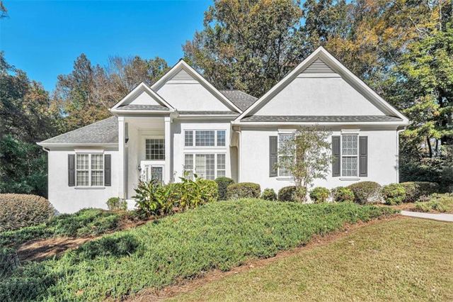 $575,000 | 422 Abrell Woods Court | Peachtree City