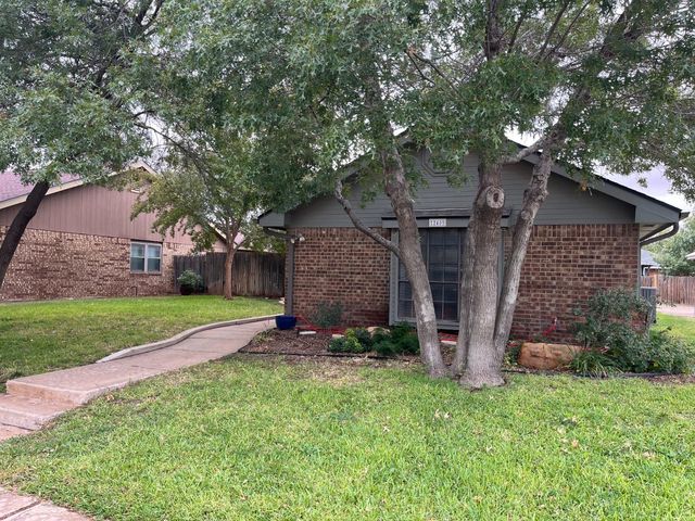 $299,000 | 2409 Arbor Circle | Arbor Park