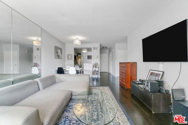 $939,999 | 8839 Cynthia Street, Unit 3 | West Hollywood Vicinity