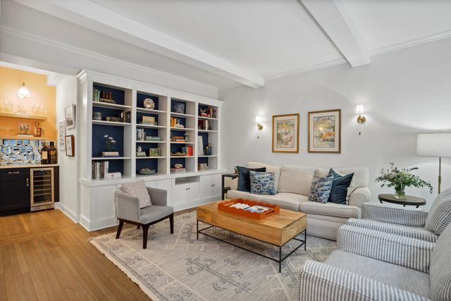 $799,000 | 229 East 79th Street, Unit 4E | Upper East Side