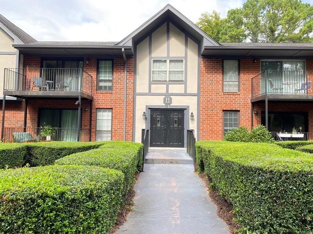 $1,700 | 6851 Roswell Road, Unit H1 | North Springs