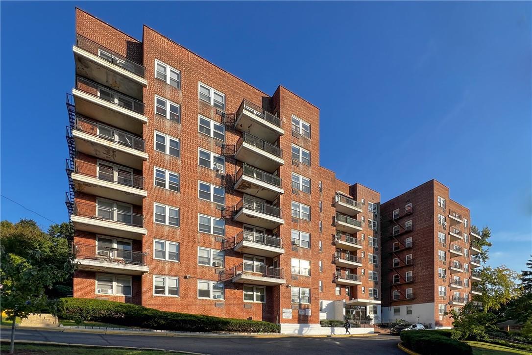 440 WARBURTON AVENUE, Yonkers, NY  10701 - Facade of Building