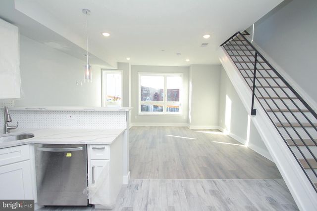 $1,700 | 2423 Frankford Avenue, Unit 3F | East Kensington