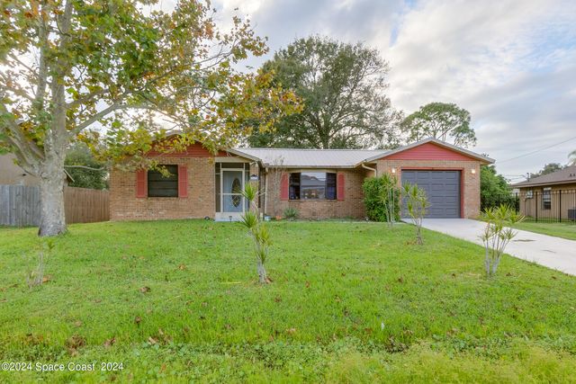 $239,900 | 860 Hawaii Avenue Northwest | Palm Bay