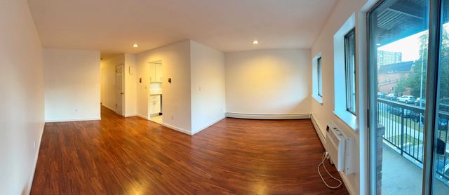 $3,300 | 147-16 Roosevelt Avenue, Unit 2 | Murray Hill - Flushing