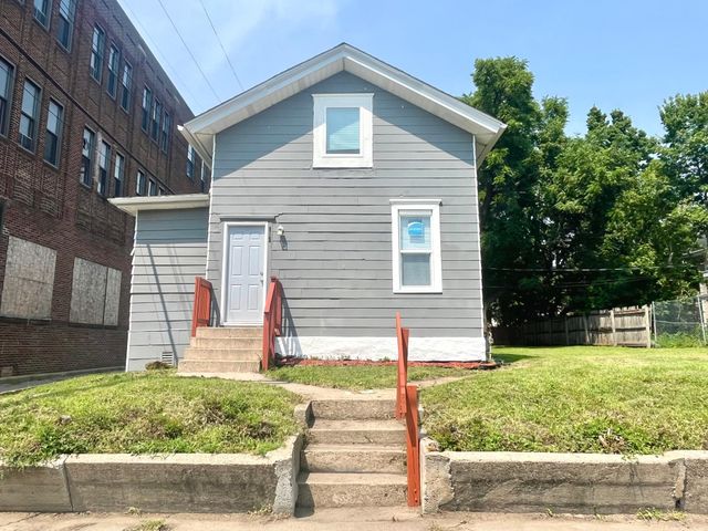 $249,900 | 812 North 21st Avenue | Hawthorne