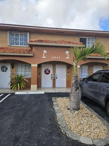 $2,900 | 2527 West 76th Street, Unit 208 | Hialeah