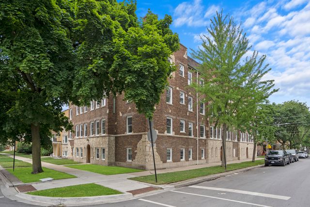 $1,895 | 6254 North Whipple Street, Unit 1 | West Rogers Park